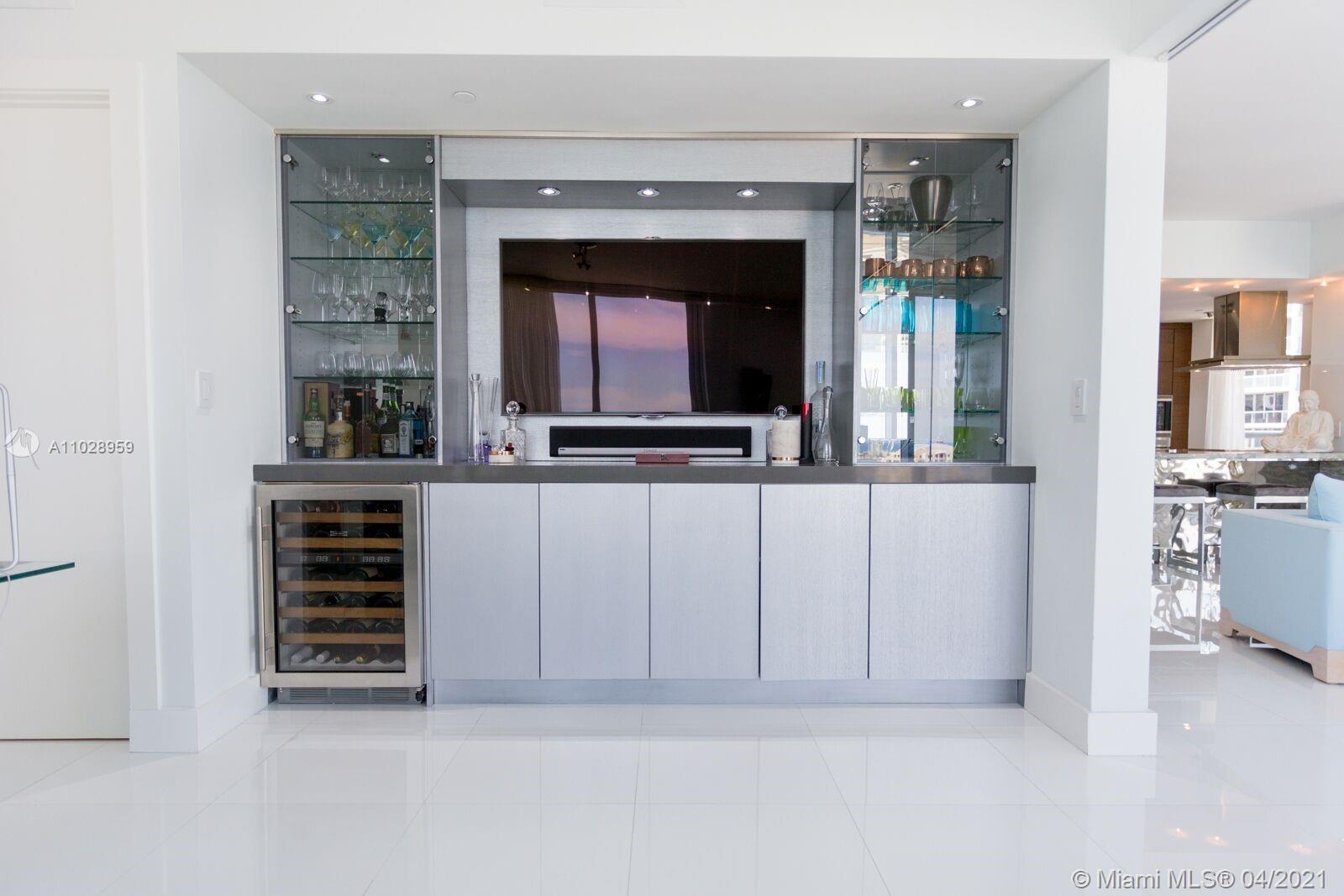 495 Brickell Ave #4202 Miami, FL 33131