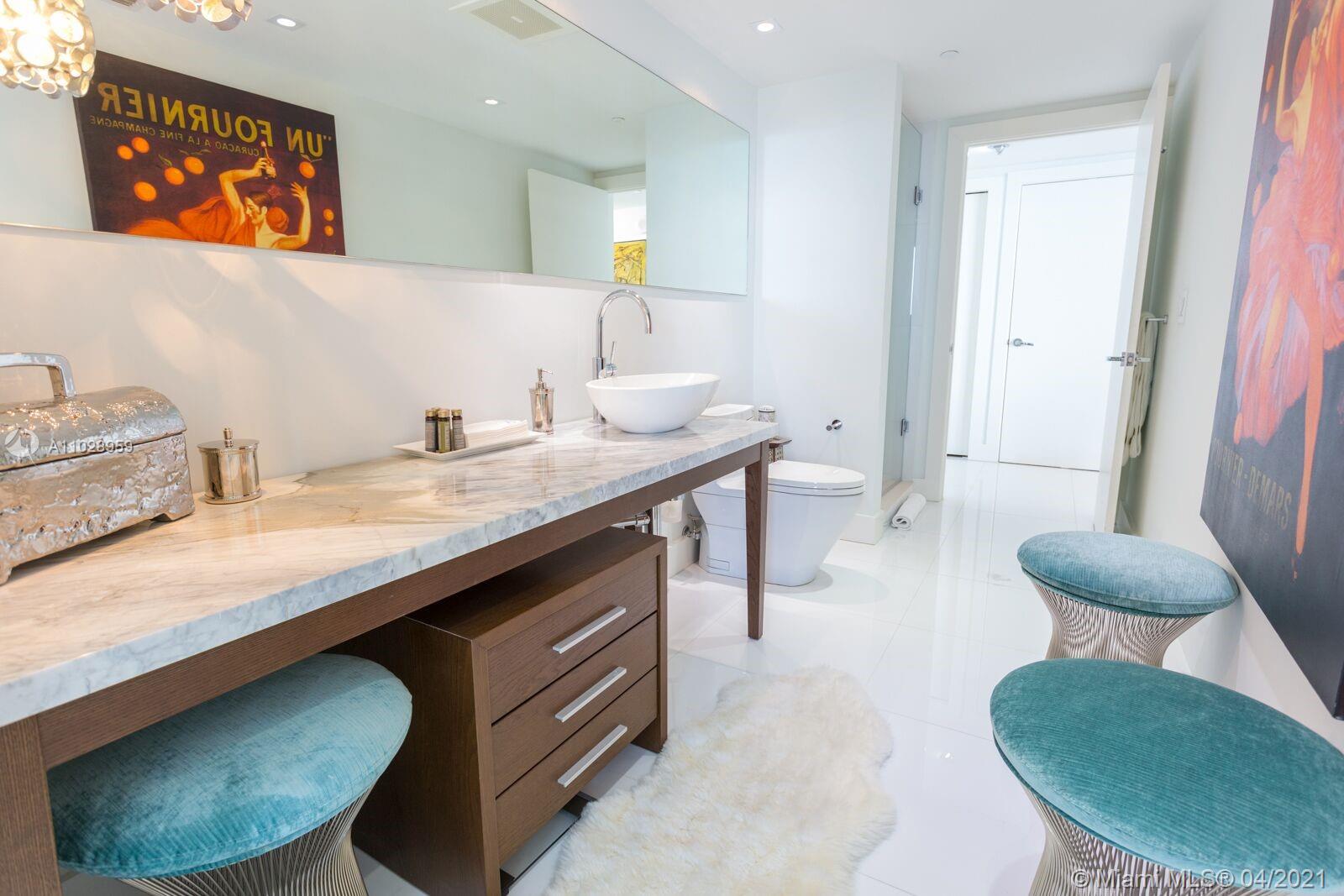 495 Brickell Ave #4202 Miami, FL 33131