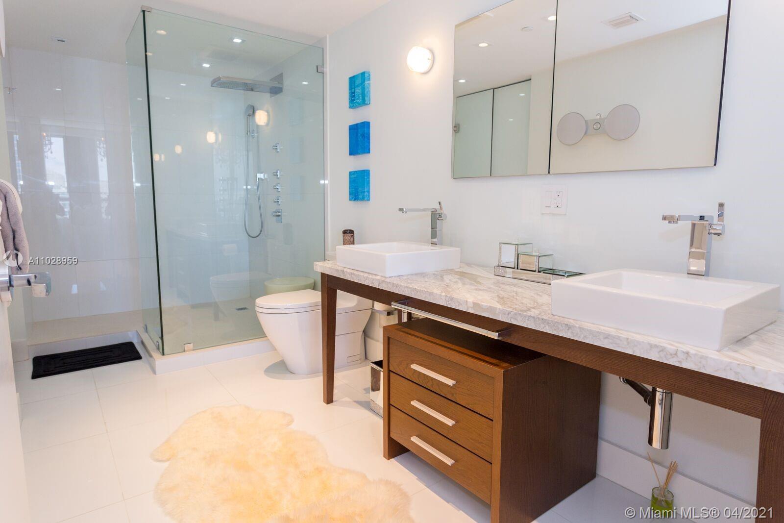 495 Brickell Ave #4202 Miami, FL 33131