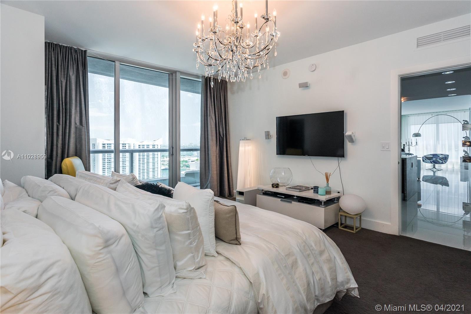 495 Brickell Ave #4202 Miami, FL 33131