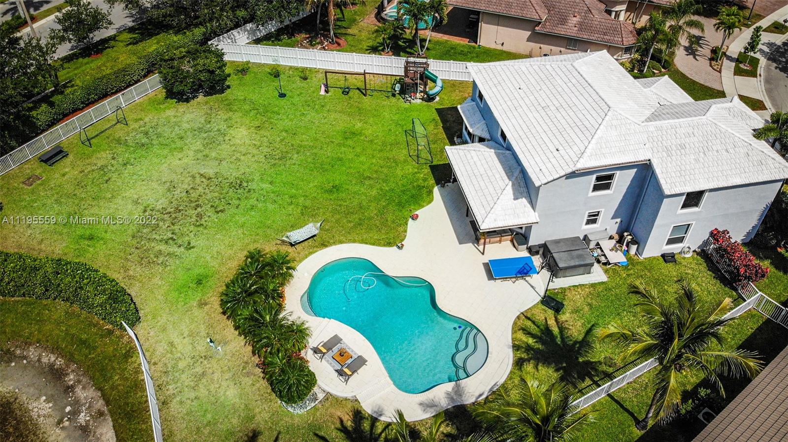 1580 NW 140th Mnr