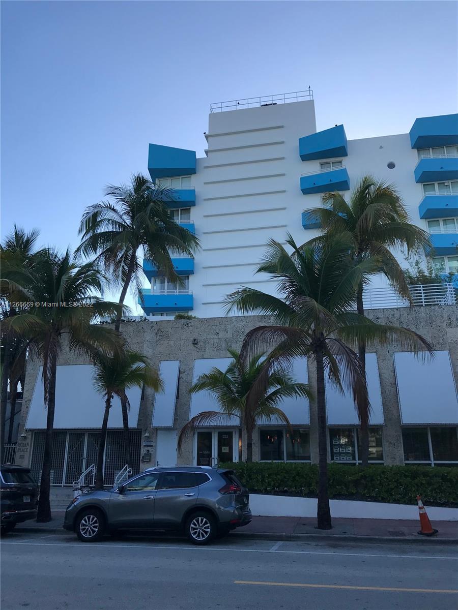 225 Collins Ave #8I
