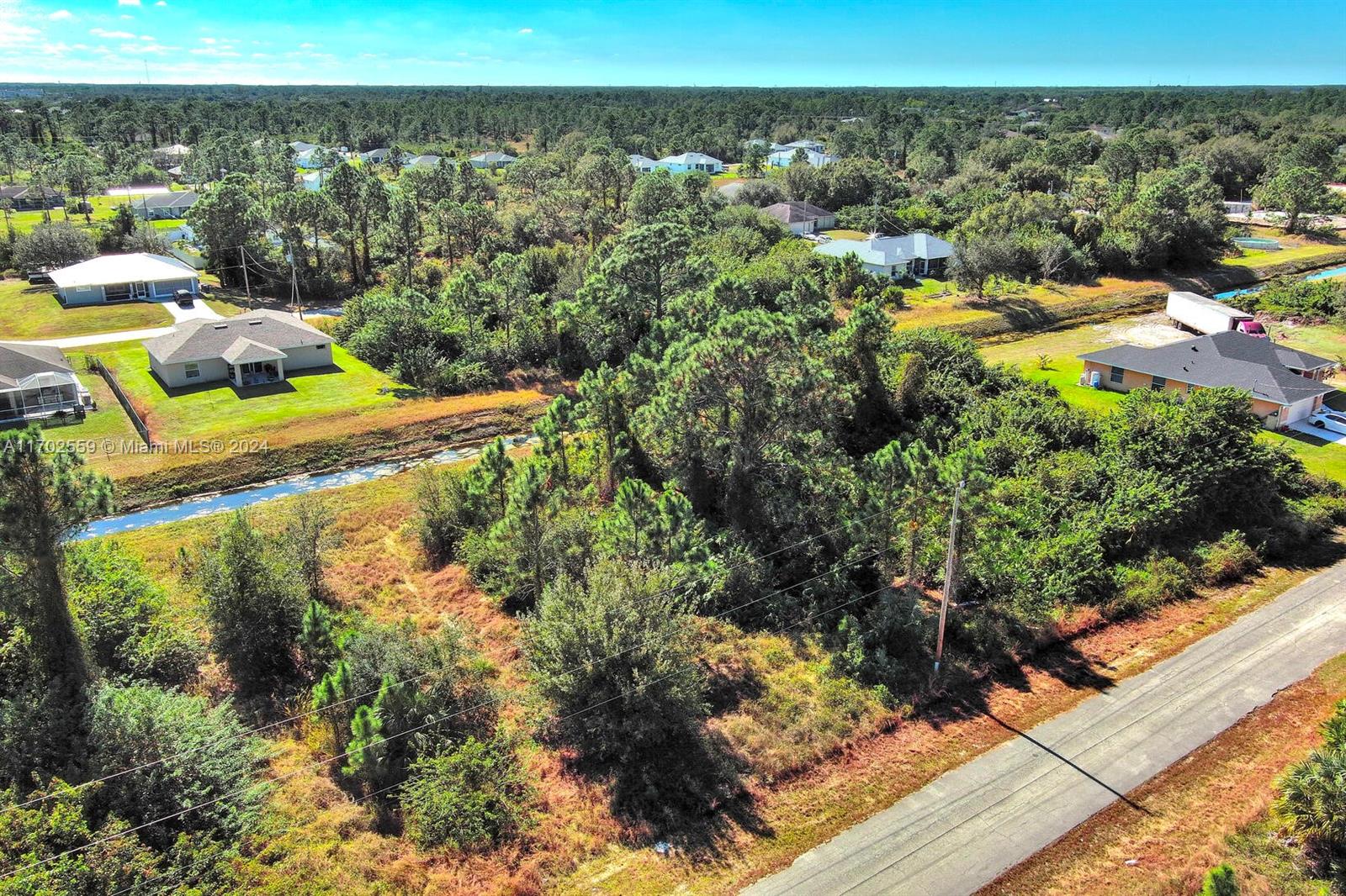 844 Carbon St E, lehigh acres, FL 33974