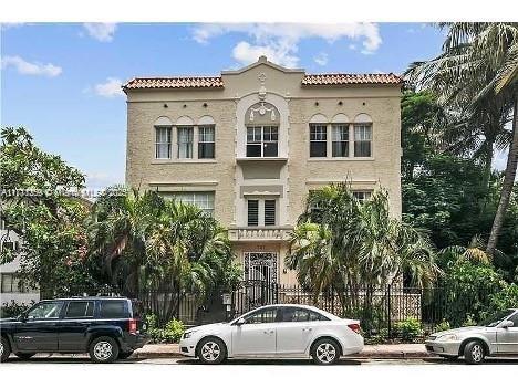 1611 Michigan Ave #25