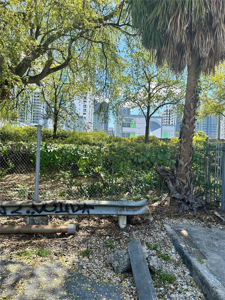 364 SW 11th St,Miami, FL 33130