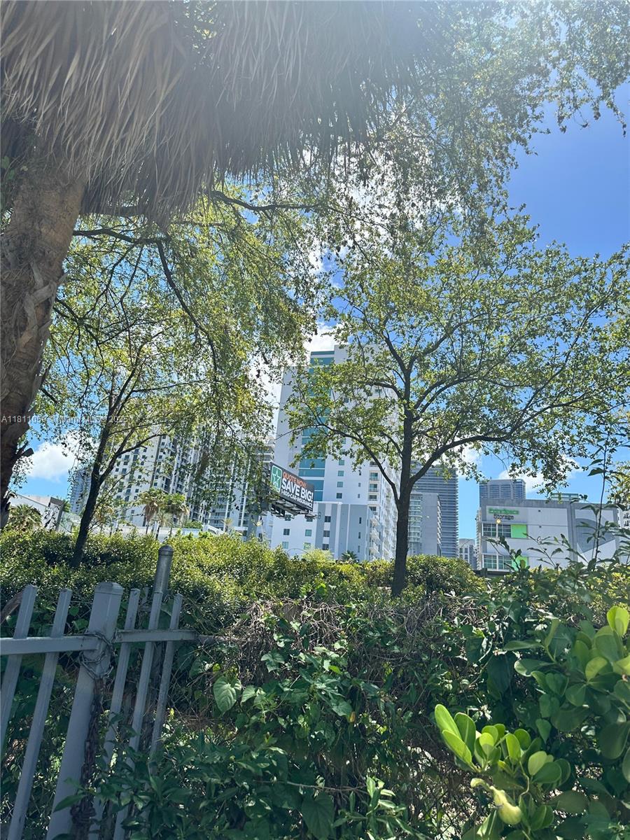 364 SW 11th St,Miami, FL 33130