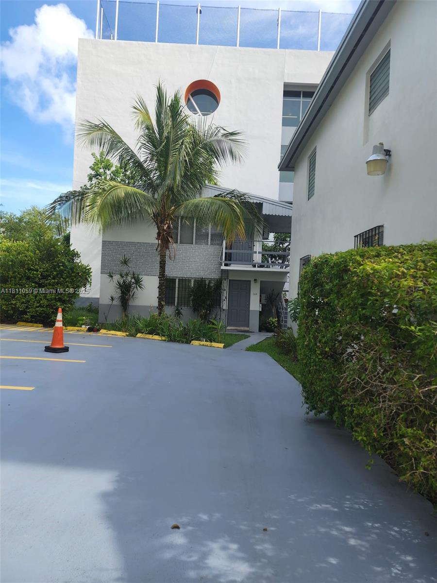 364 SW 11th St,Miami, FL 33130