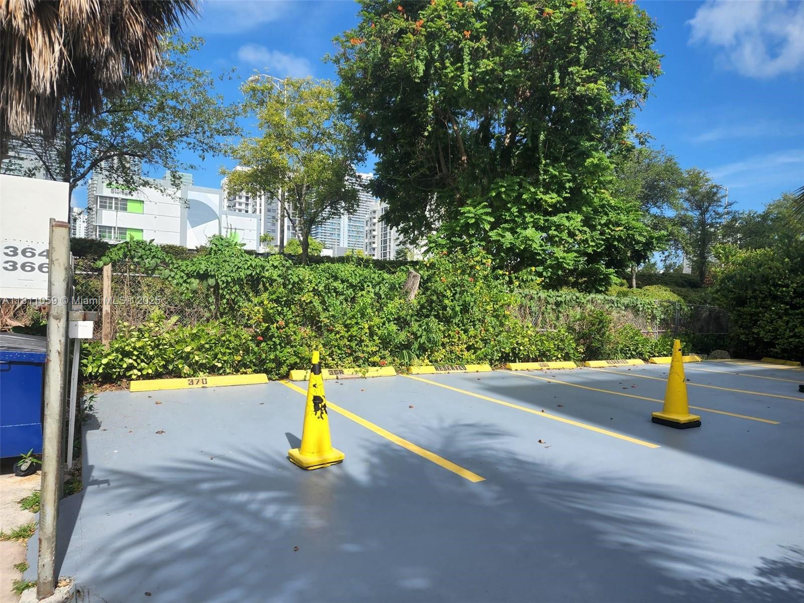 364 SW 11th St,Miami, FL 33130