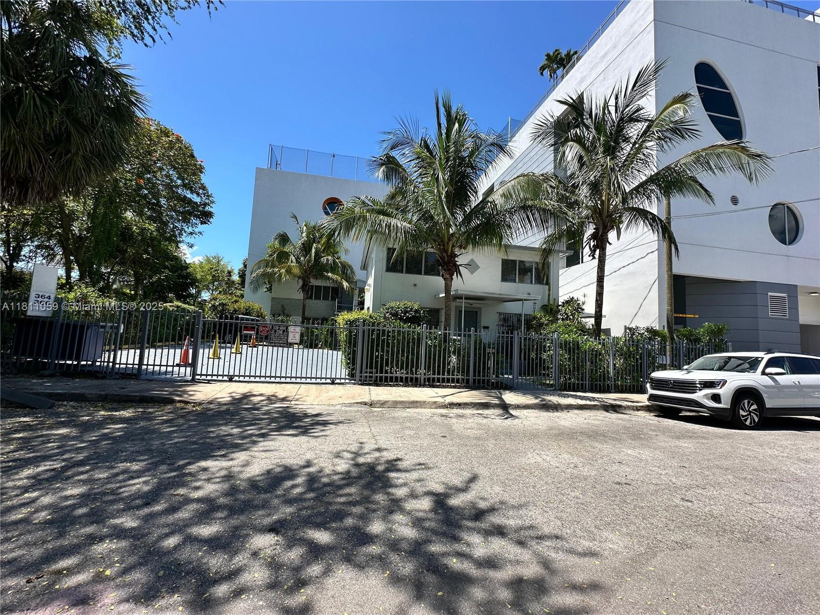 364 SW 11th St,Miami, FL 33130
