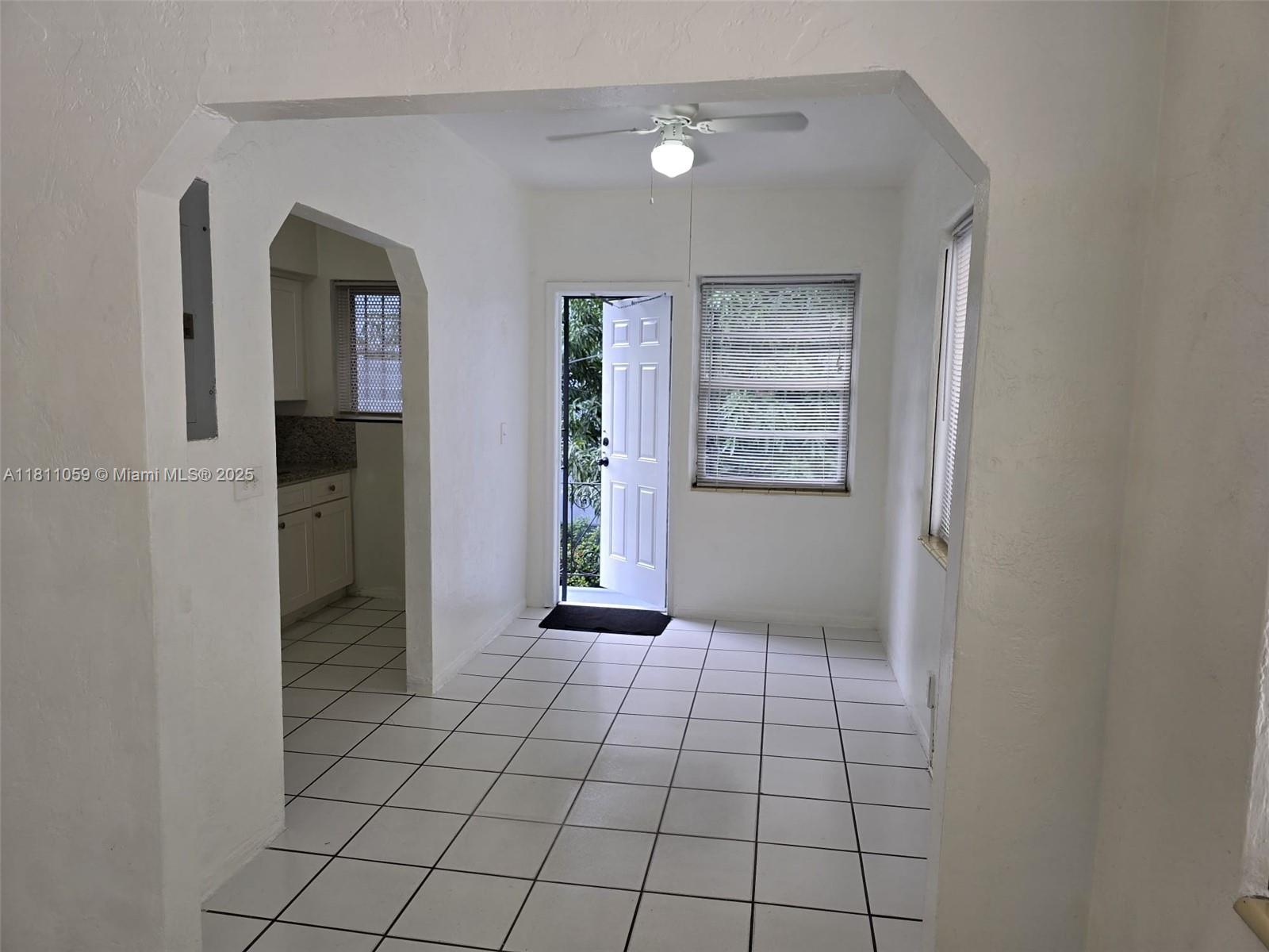 364 SW 11th St,Miami, FL 33130