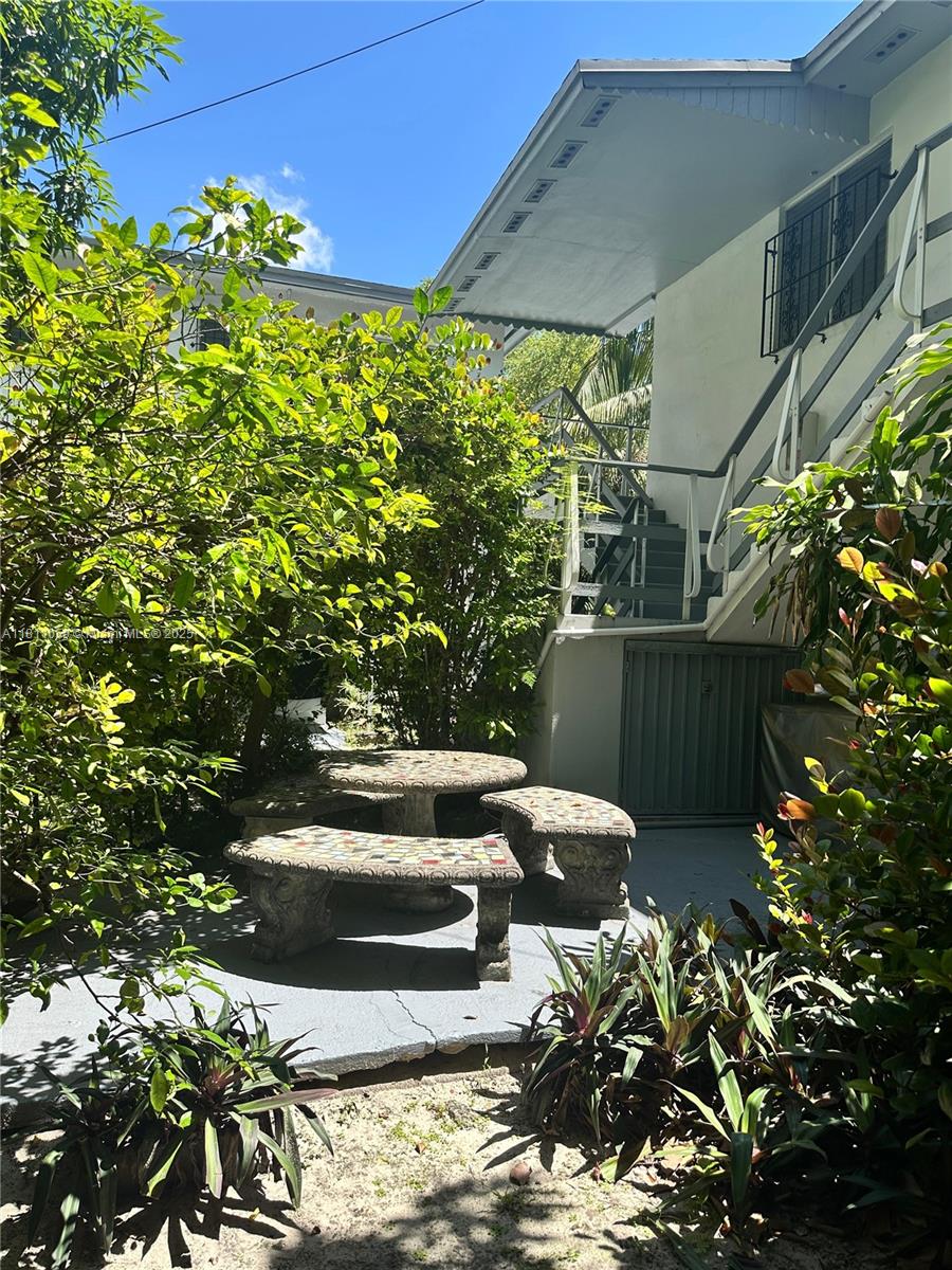 364 SW 11th St,Miami, FL 33130