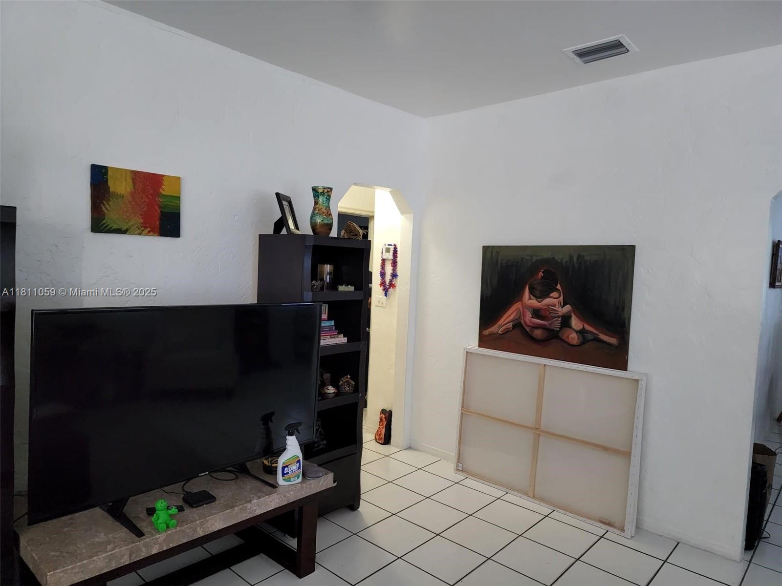 364 SW 11th St,Miami, FL 33130