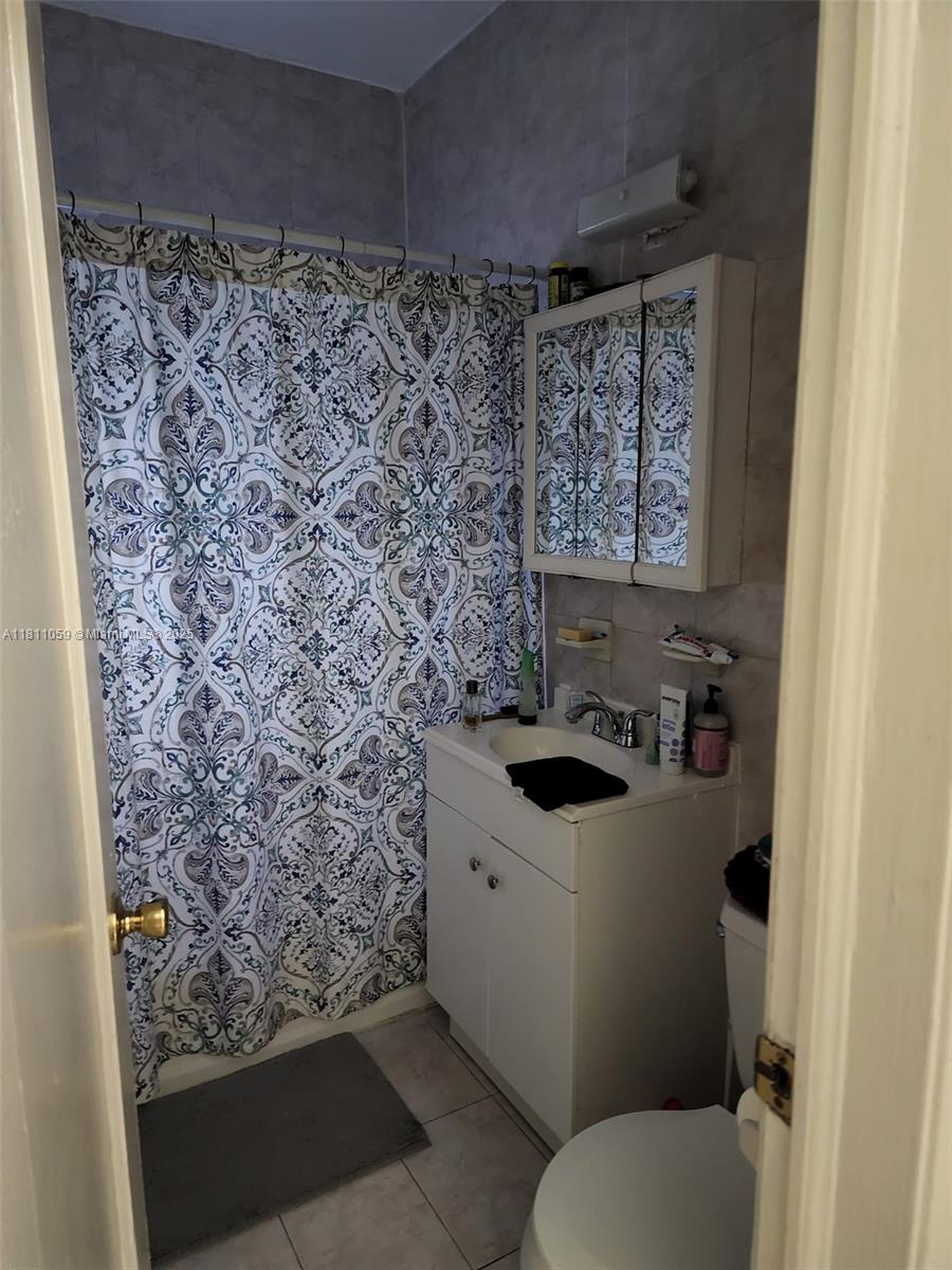 364 SW 11th St,Miami, FL 33130