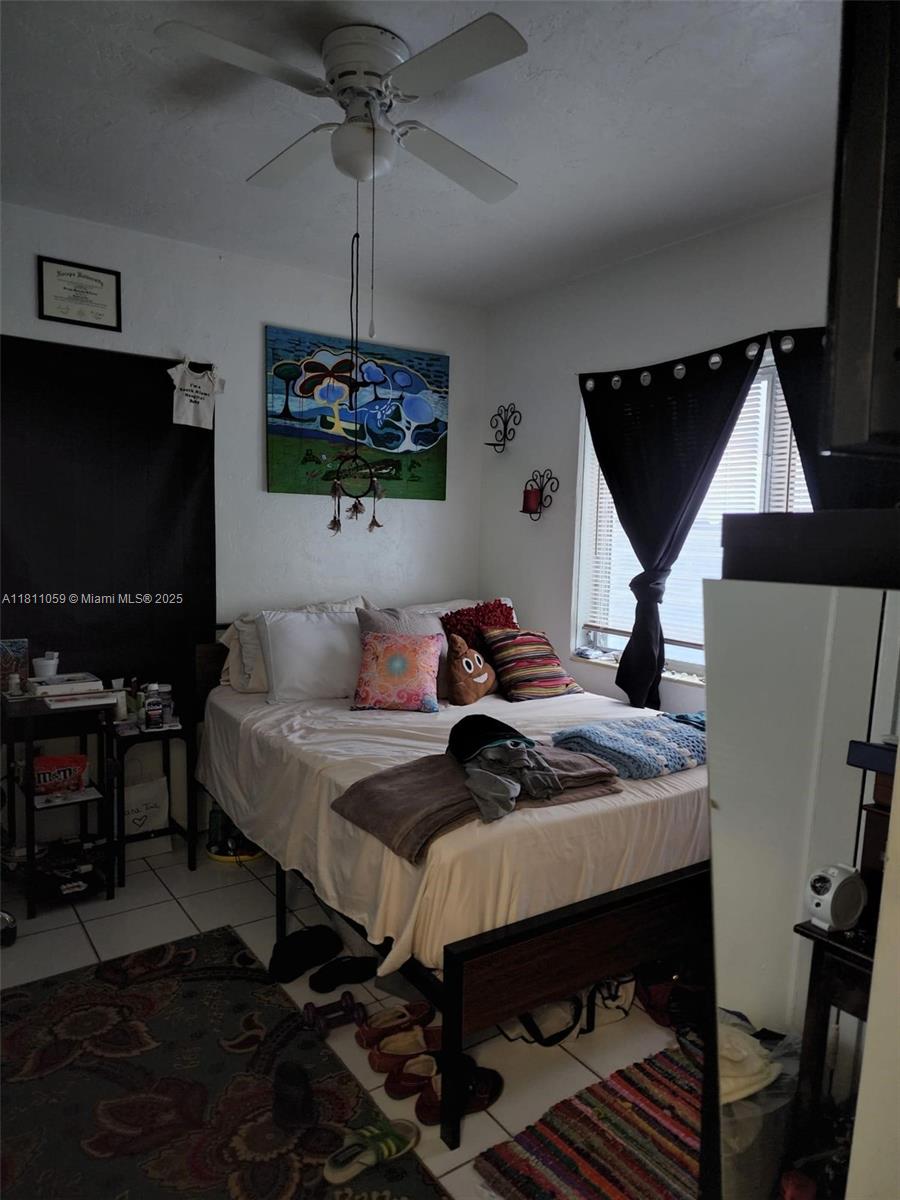 364 SW 11th St,Miami, FL 33130