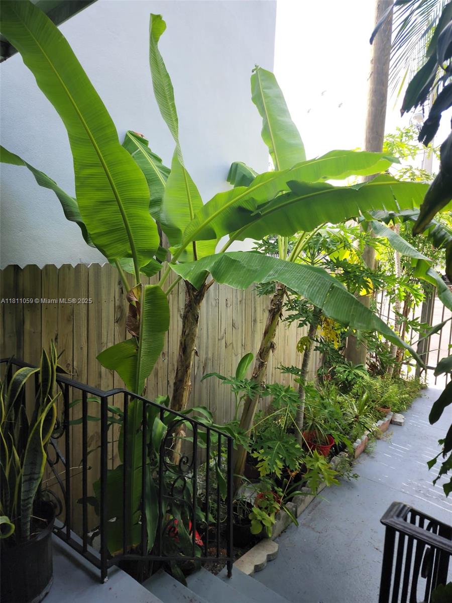 364 SW 11th St,Miami, FL 33130