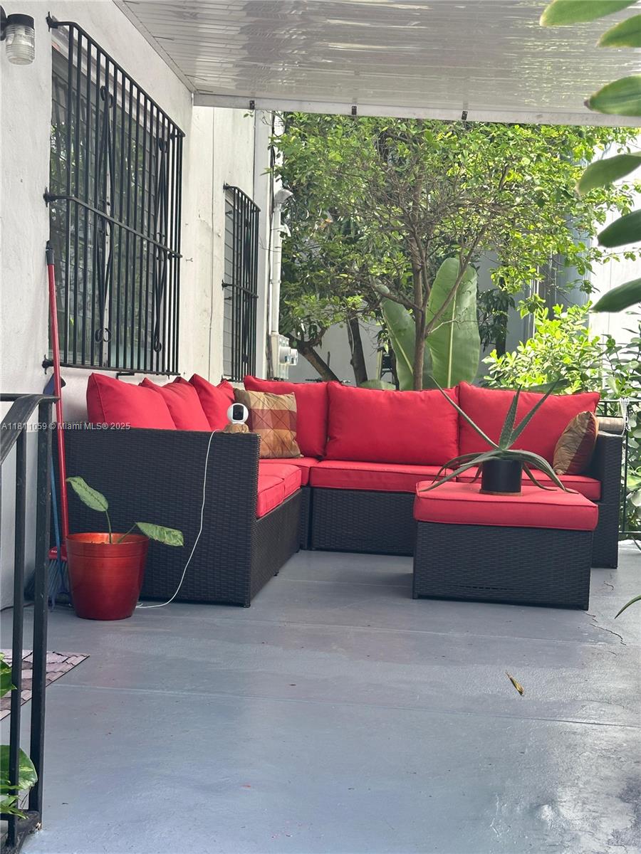 364 SW 11th St,Miami, FL 33130