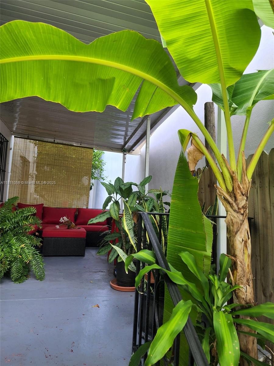 364 SW 11th St,Miami, FL 33130