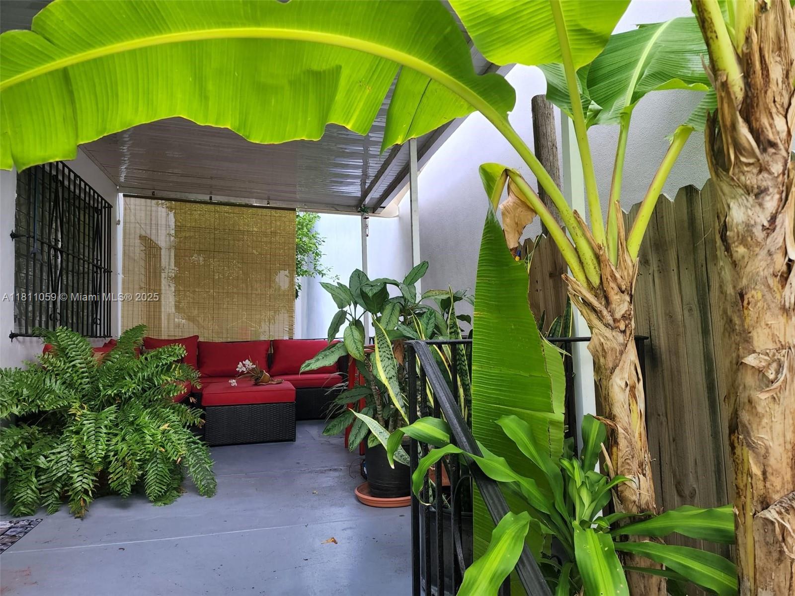 364 SW 11th St,Miami, FL 33130