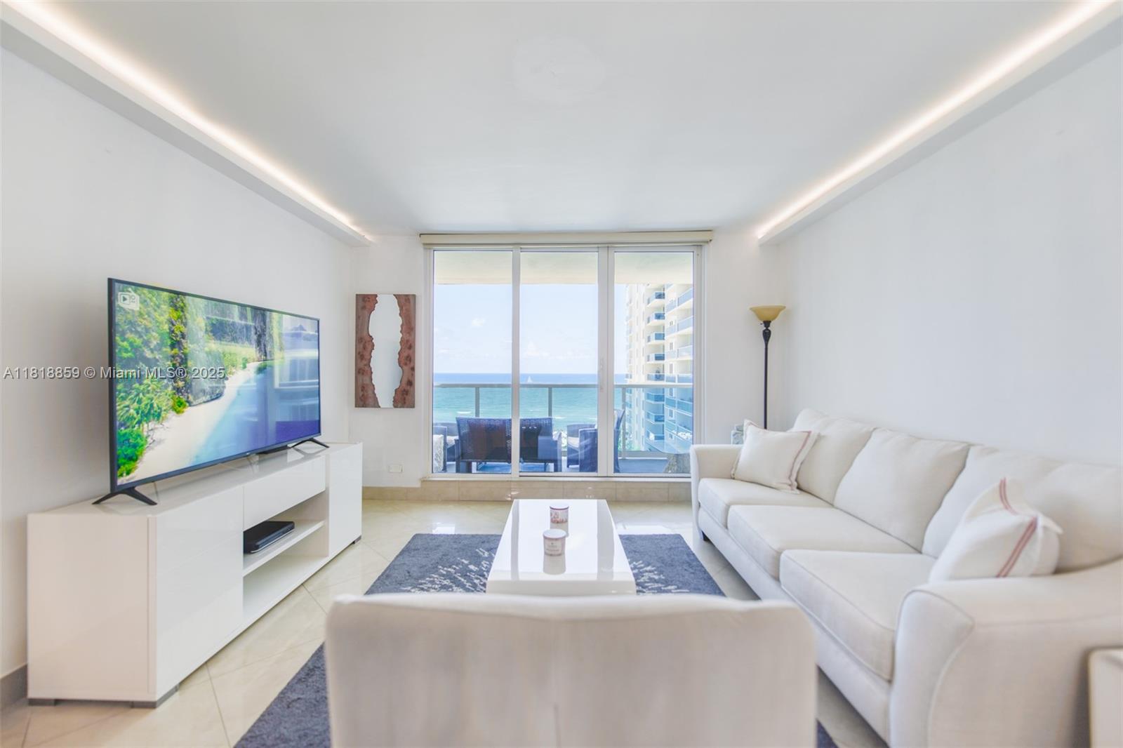 image Roney Palace Condo10