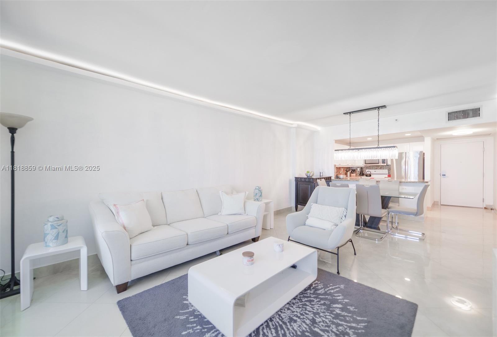 image Roney Palace Condo11