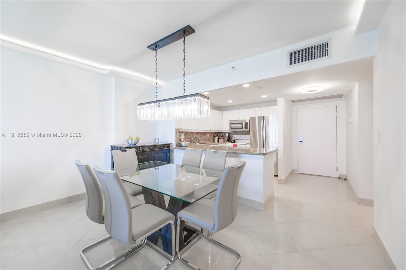 image Roney Palace Condo13