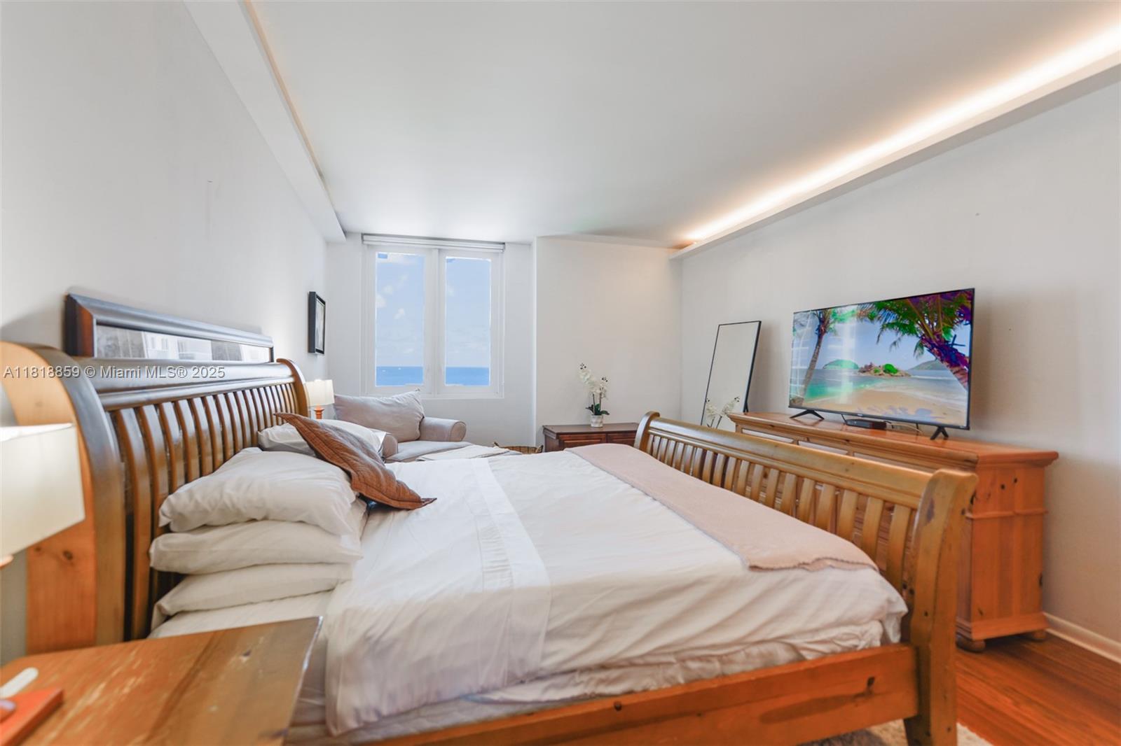 image Roney Palace Condo17