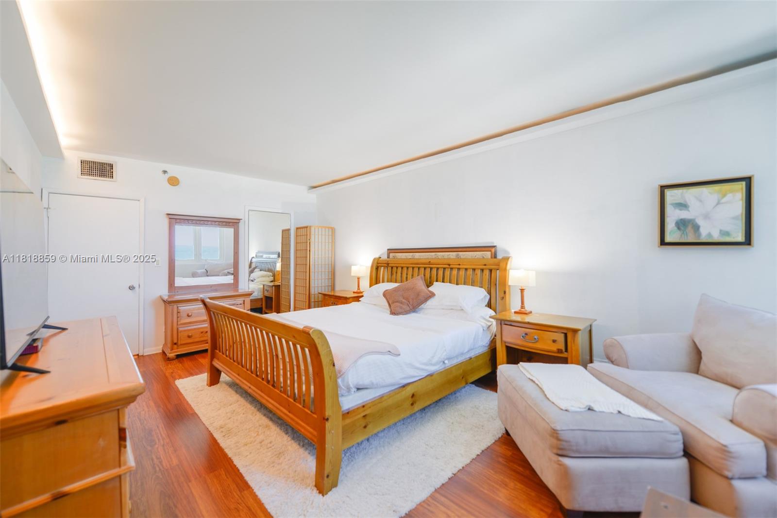 image Roney Palace Condo19