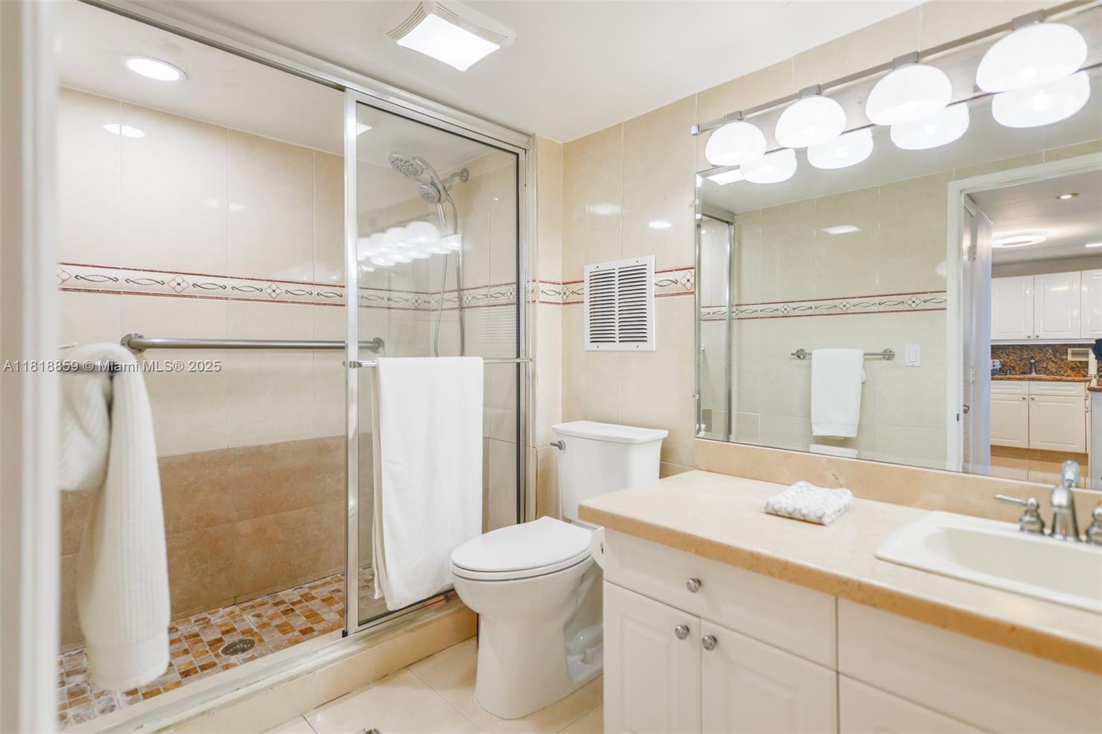 image Roney Palace Condo22