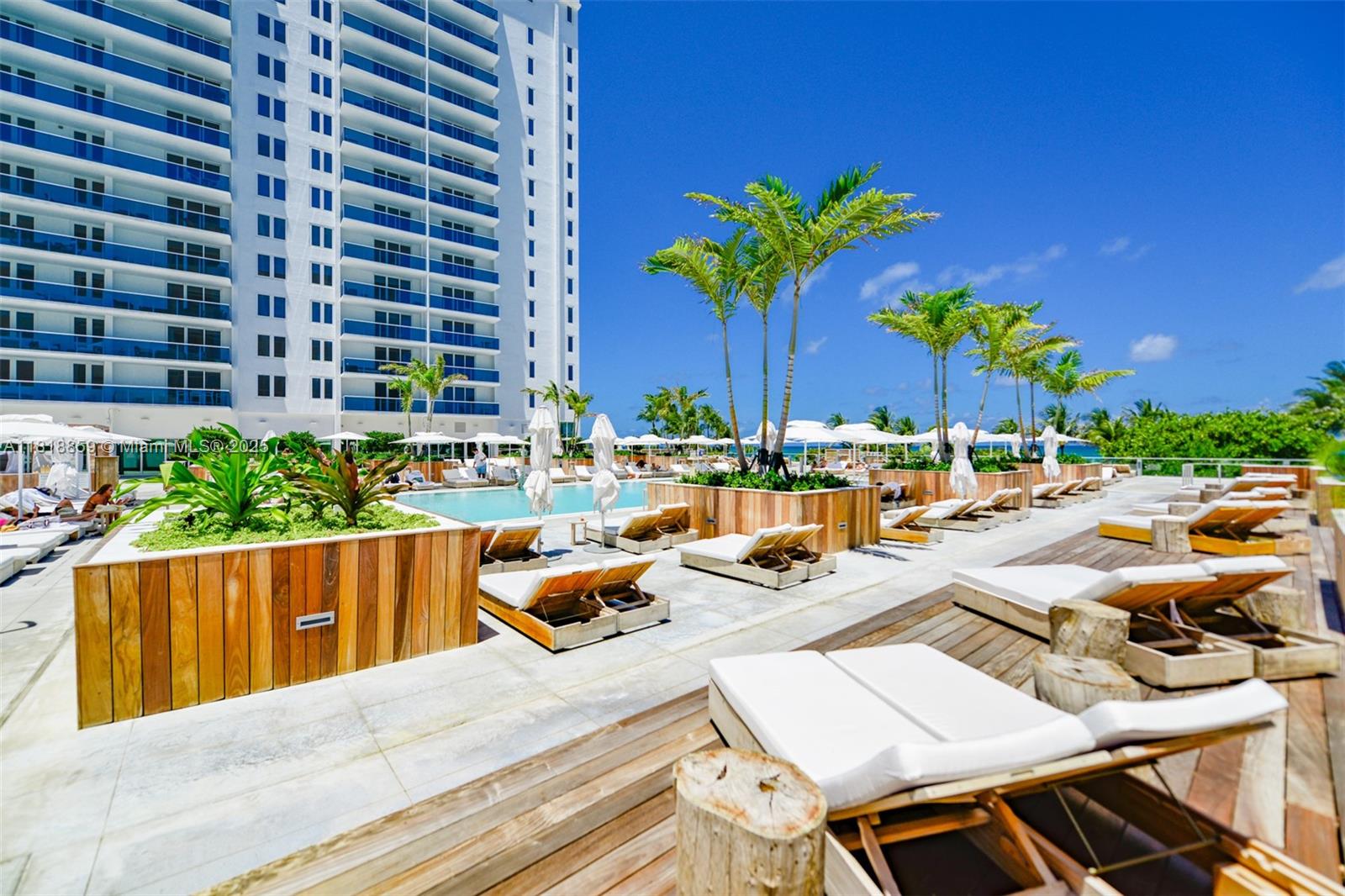 image Roney Palace Condo31