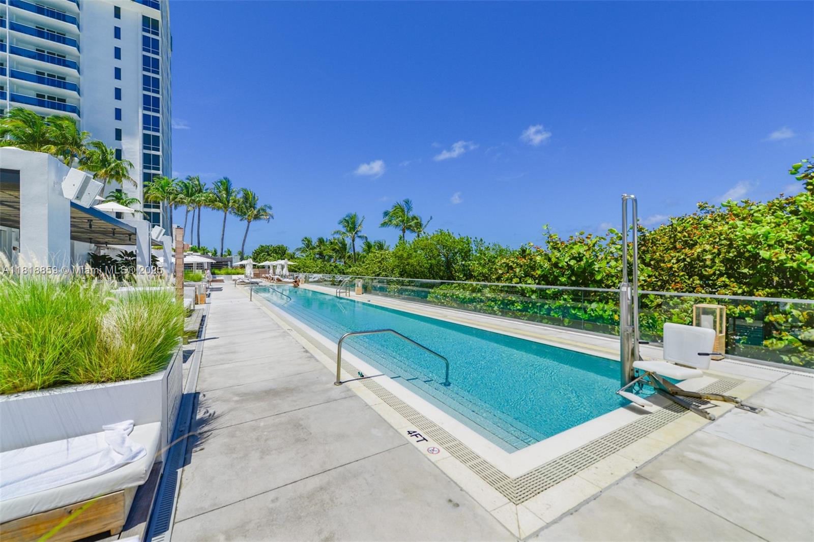 image Roney Palace Condo33