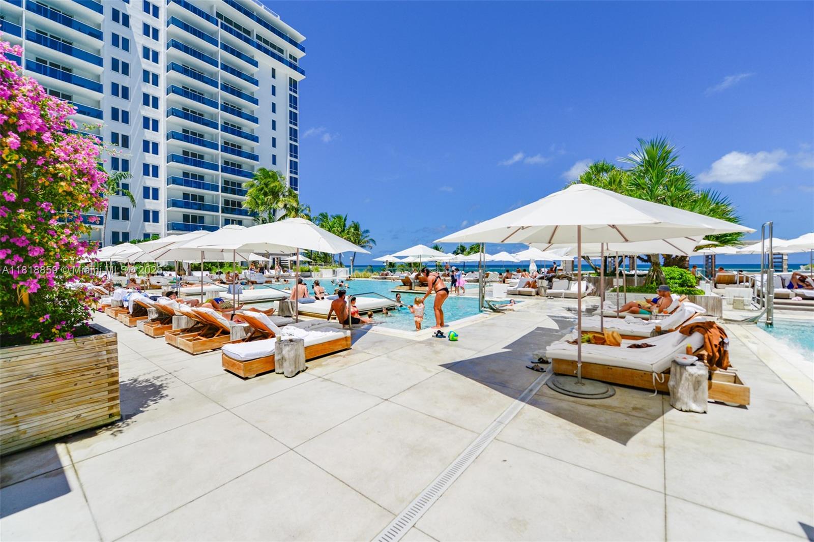 image Roney Palace Condo35