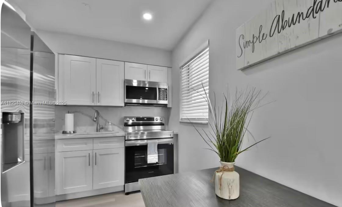 708 SW 16th Ave #4