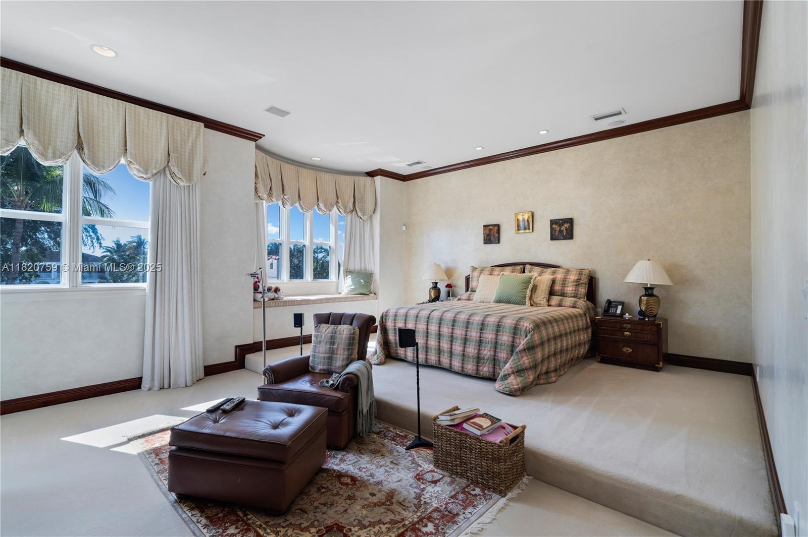 180 Solano Prado Coral Gables, FL 33156 180 Solano Prado Coral Gables, FL 33156