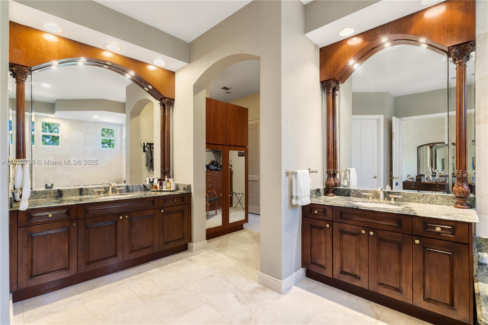 180 Solano Prado Coral Gables, FL 33156 180 Solano Prado Coral Gables, FL 33156