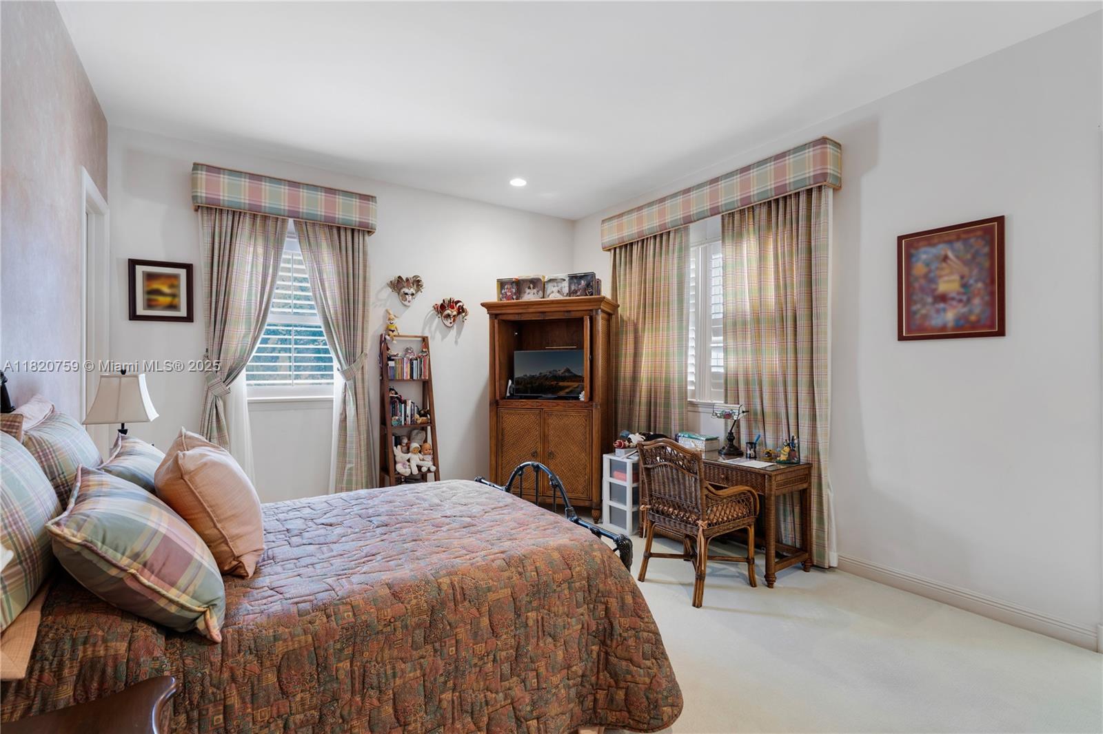 180 Solano Prado Coral Gables, FL 33156 180 Solano Prado Coral Gables, FL 33156