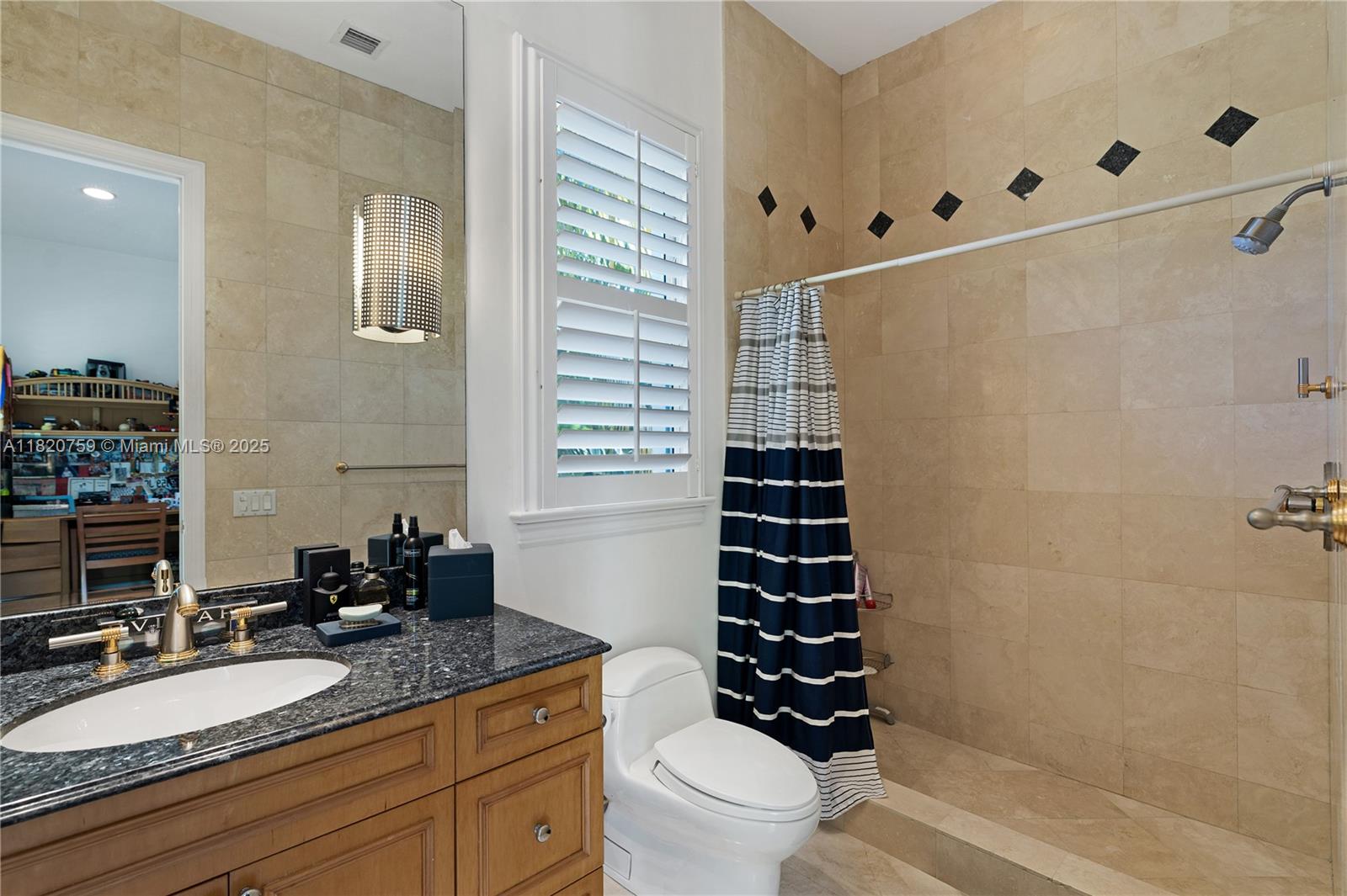 180 Solano Prado Coral Gables, FL 33156 180 Solano Prado Coral Gables, FL 33156