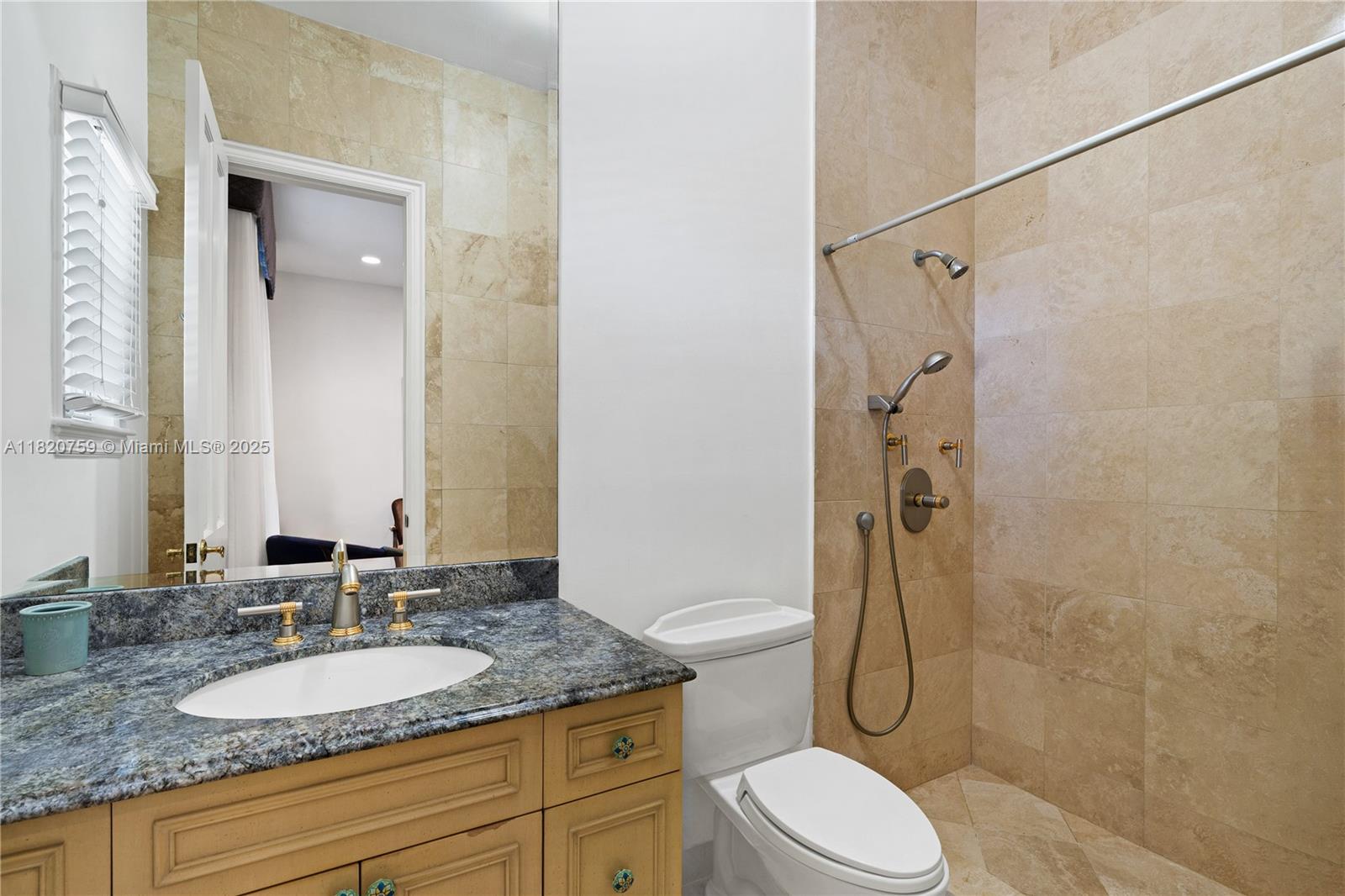180 Solano Prado Coral Gables, FL 33156 180 Solano Prado Coral Gables, FL 33156