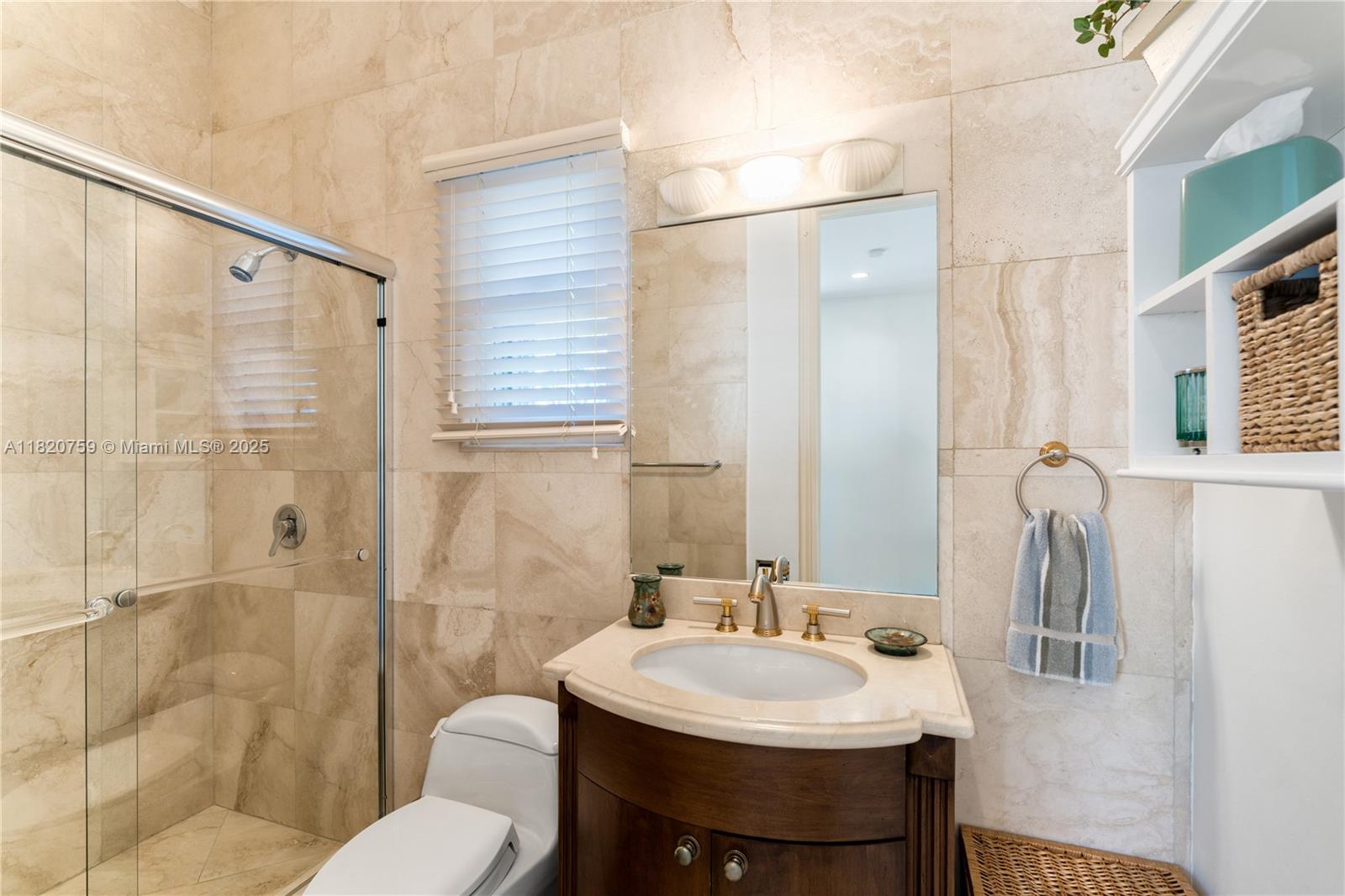 180 Solano Prado Coral Gables, FL 33156 180 Solano Prado Coral Gables, FL 33156
