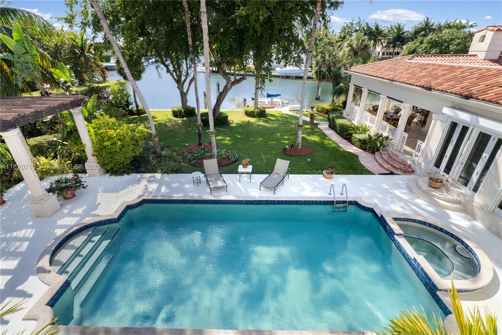 180 Solano Prado Coral Gables, FL 33156 180 Solano Prado Coral Gables, FL 33156