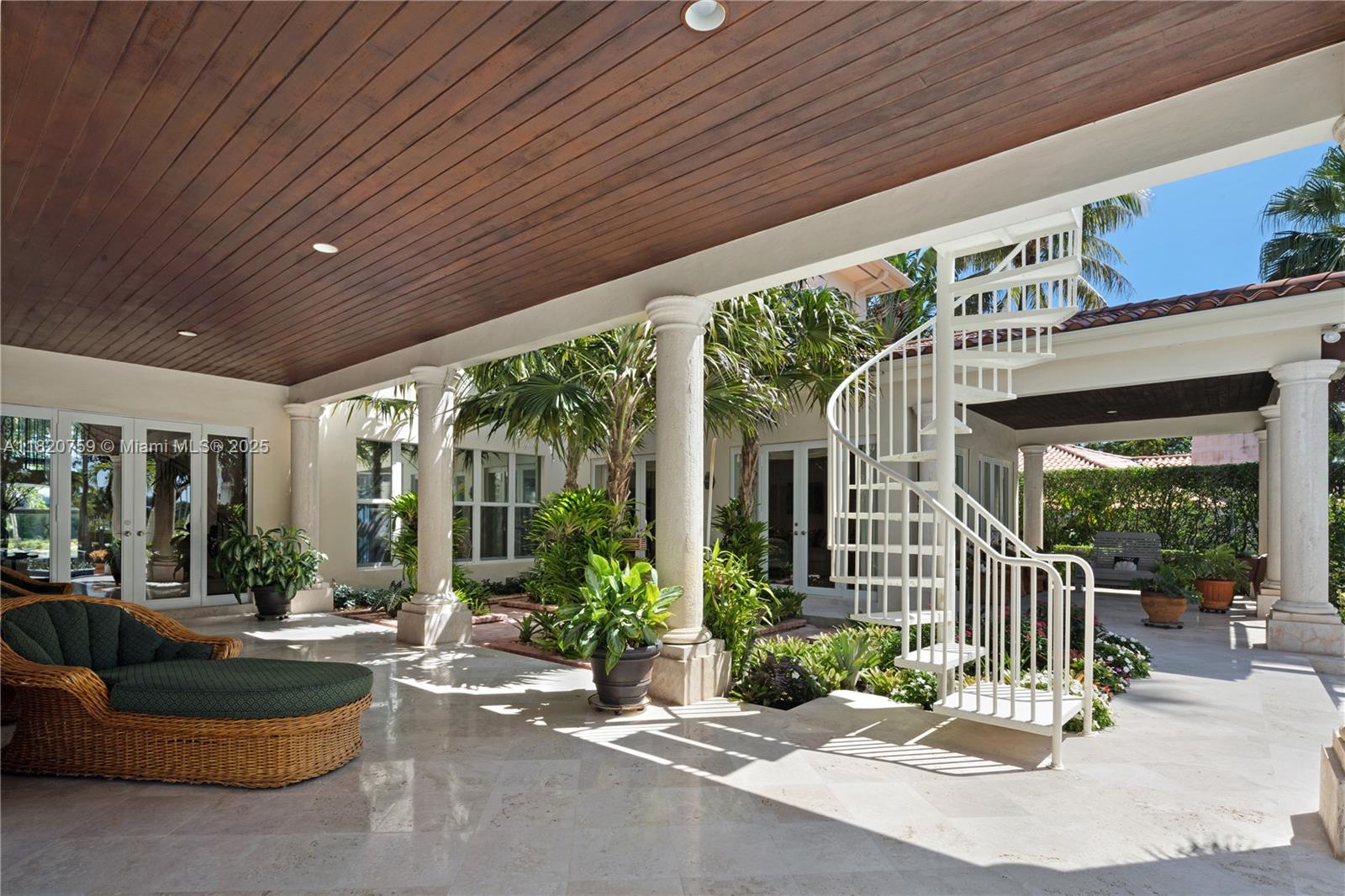 180 Solano Prado Coral Gables, FL 33156 180 Solano Prado Coral Gables, FL 33156