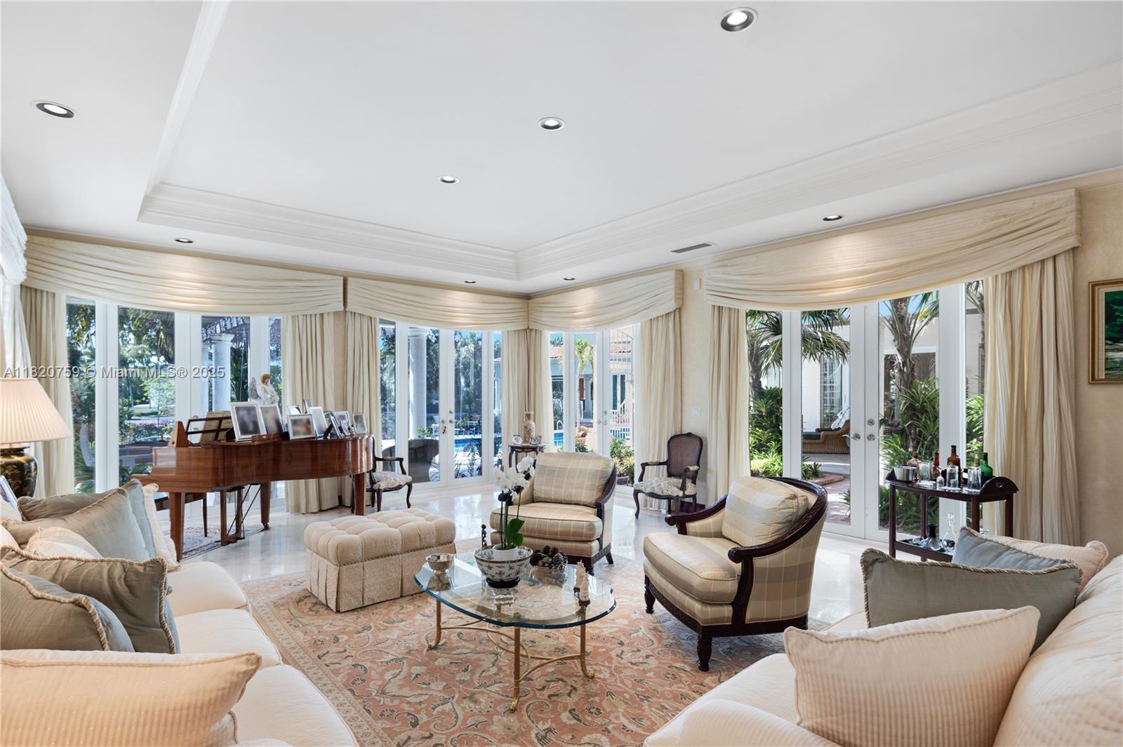 180 Solano Prado Coral Gables, FL 33156 180 Solano Prado Coral Gables, FL 33156