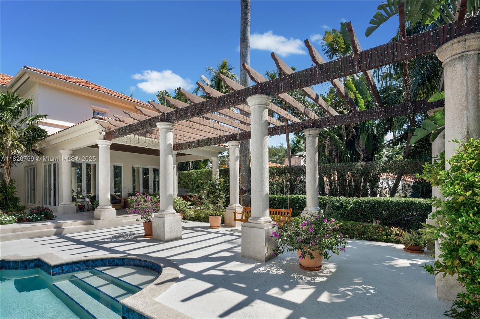 180 Solano Prado Coral Gables, FL 33156 180 Solano Prado Coral Gables, FL 33156