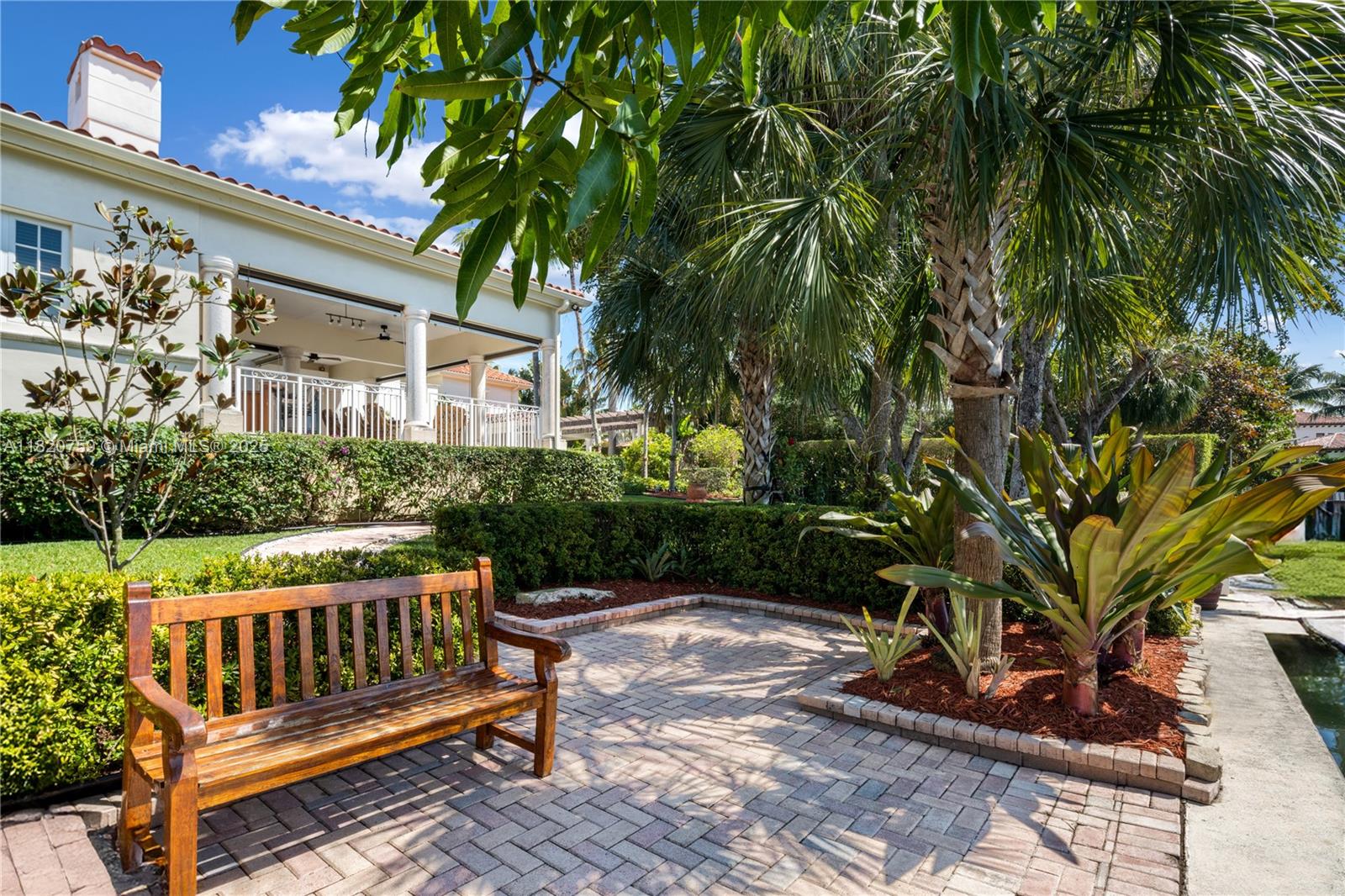 180 Solano Prado Coral Gables, FL 33156 180 Solano Prado Coral Gables, FL 33156