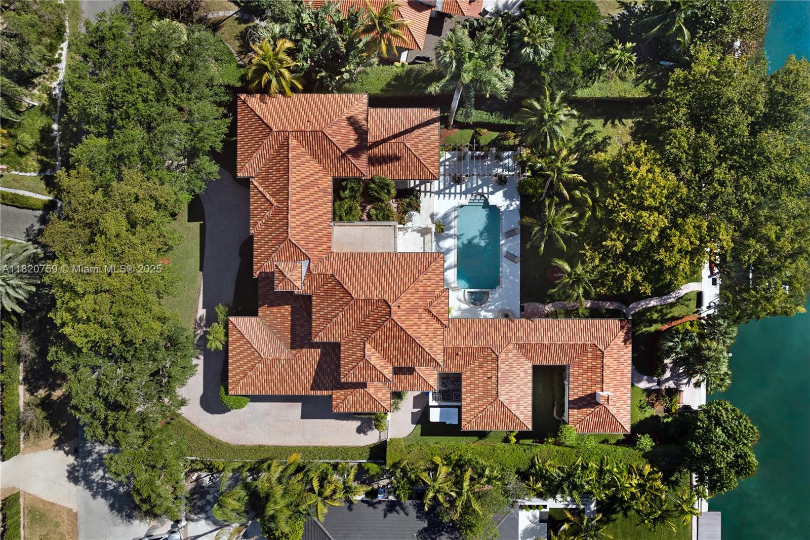 180 Solano Prado Coral Gables, FL 33156 180 Solano Prado Coral Gables, FL 33156