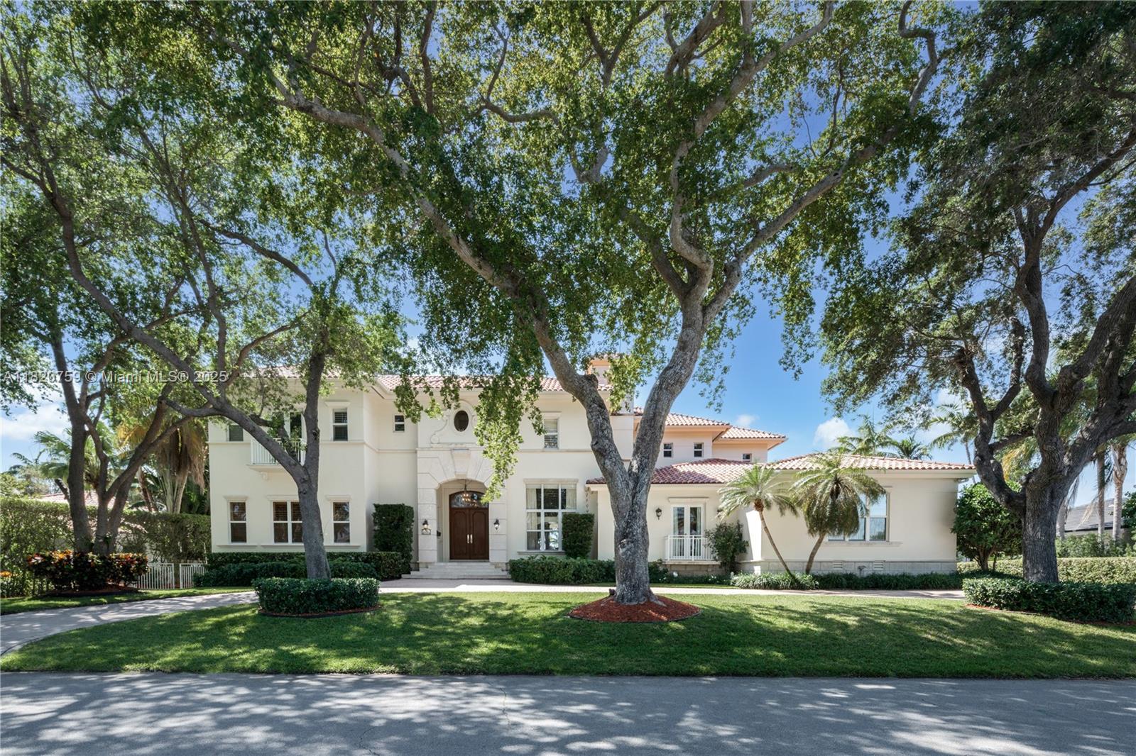 180 Solano Prado Coral Gables, FL 33156 180 Solano Prado Coral Gables, FL 33156