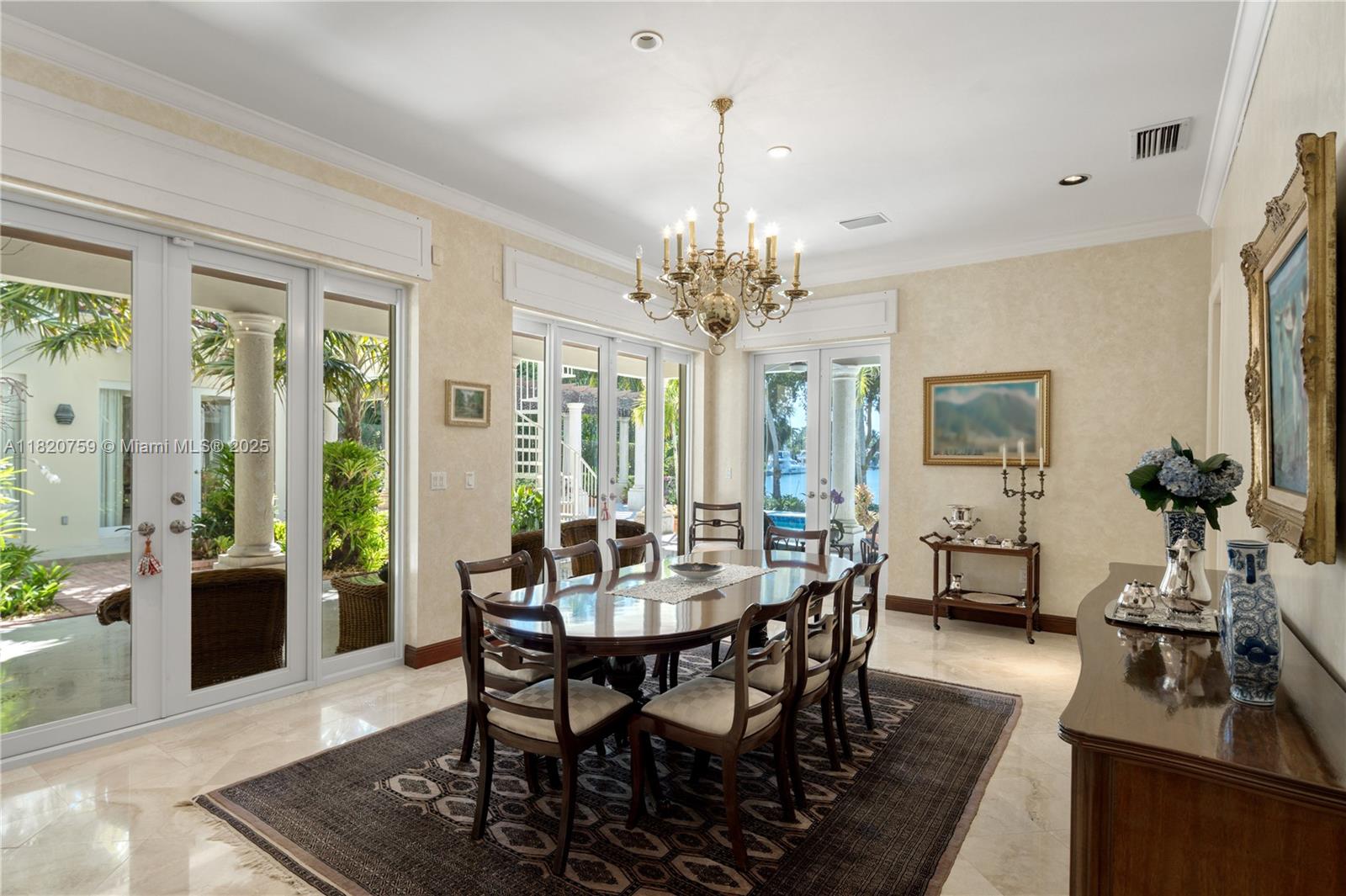 180 Solano Prado Coral Gables, FL 33156 180 Solano Prado Coral Gables, FL 33156