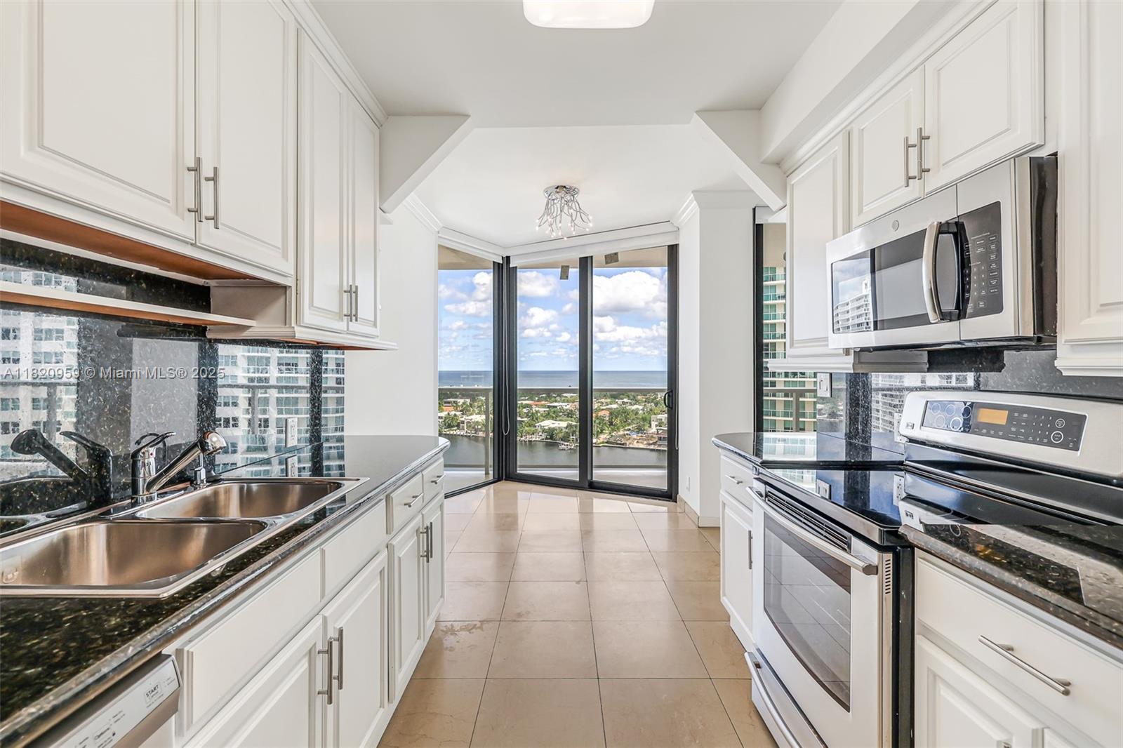 image The Hamptons West17