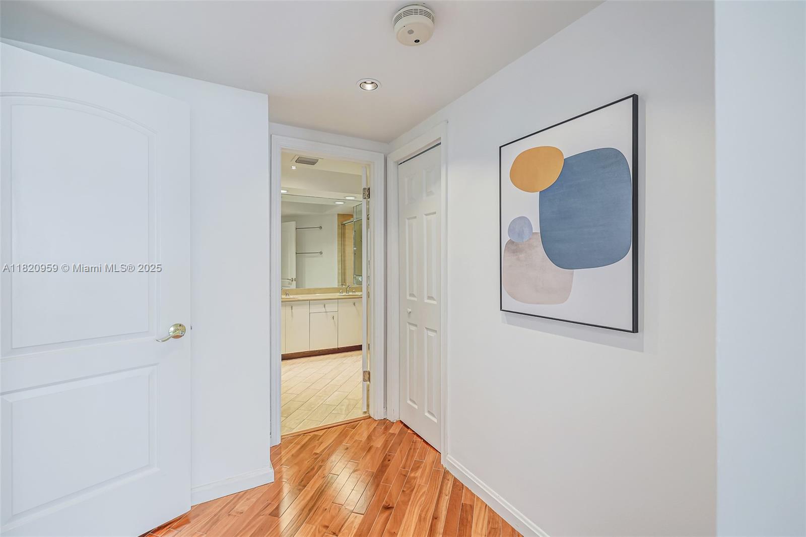 image The Hamptons West23