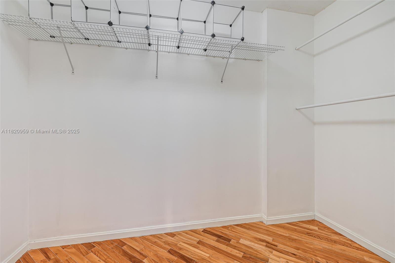 image The Hamptons West26