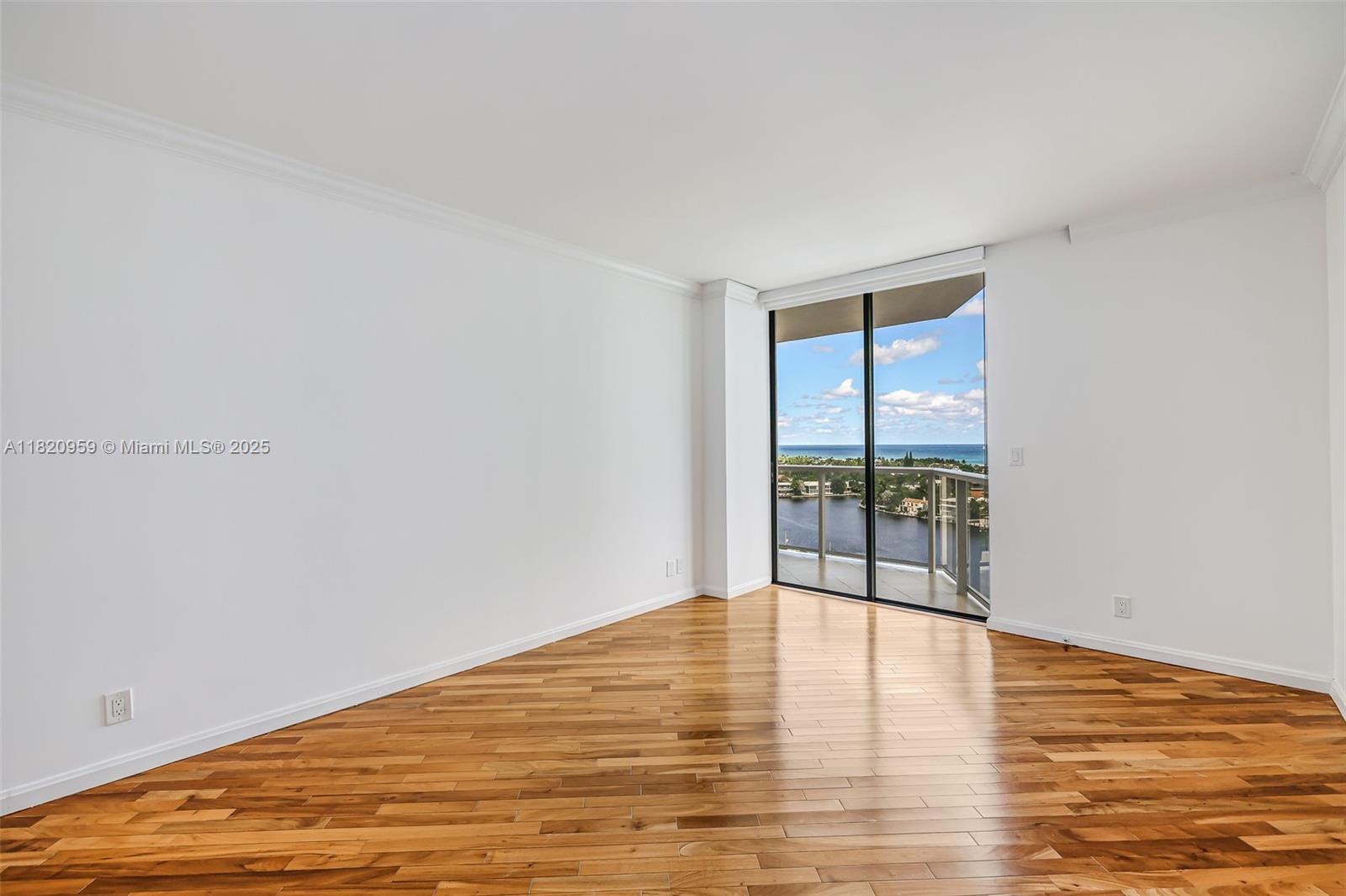 image The Hamptons West31